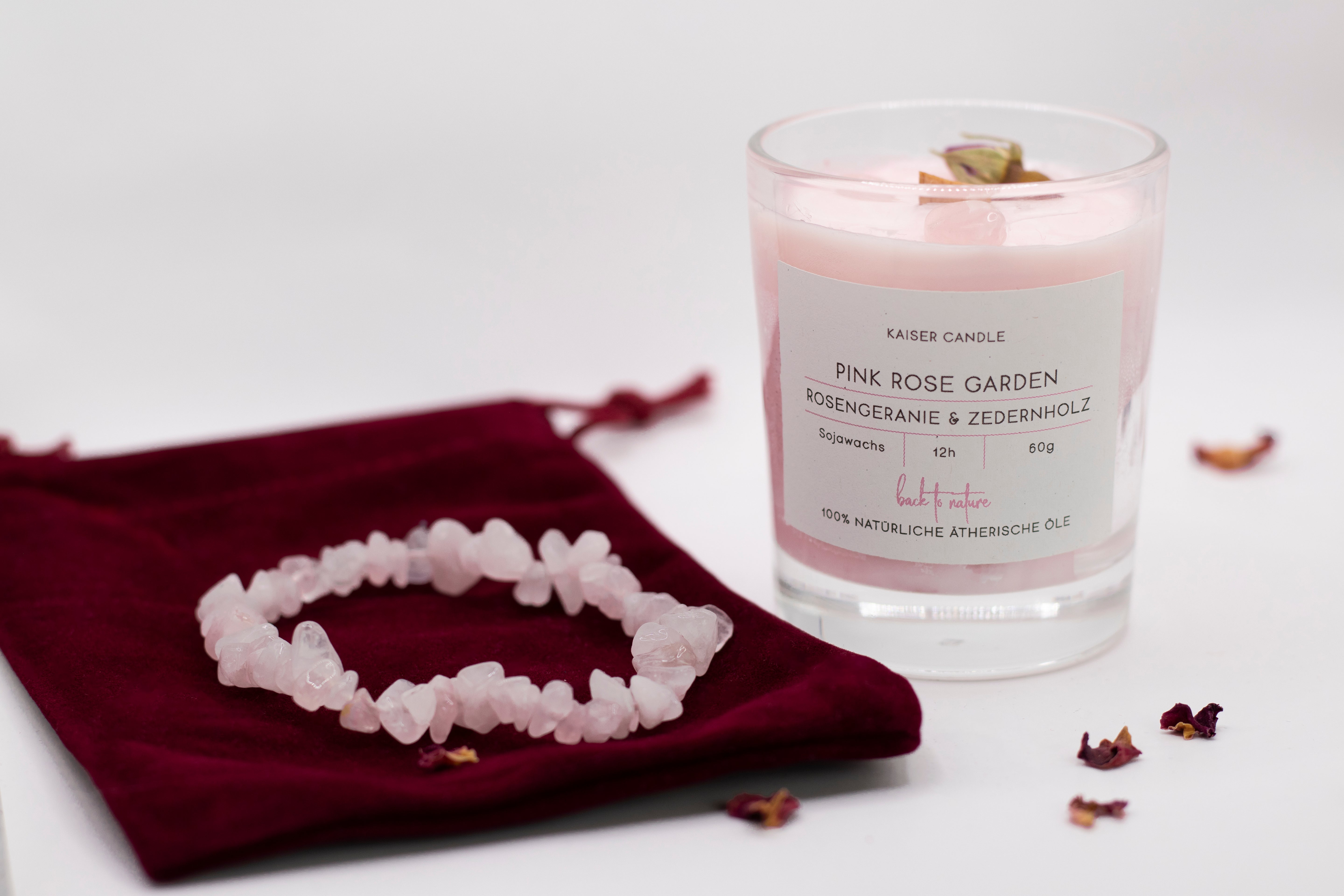 Pink Rose Garden Valentinstag Geschenkset – Duftkerze mit Rosenquarz & Rosenquarz Splitterarmband