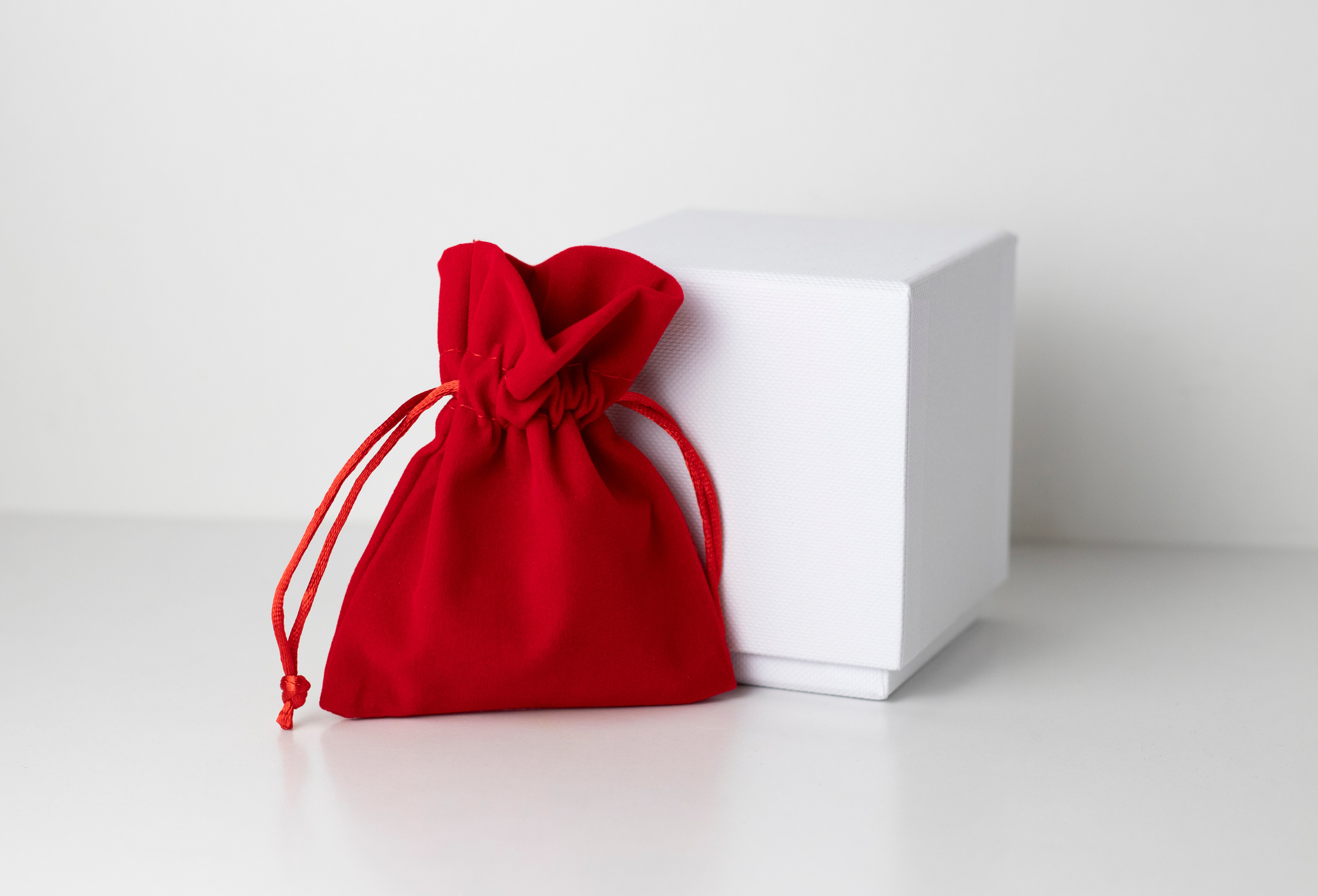 Pink Rose Garden Valentinstag Geschenkset – Duftkerze mit Rosenquarz & Rosenquarz Ohrstecker versilbert