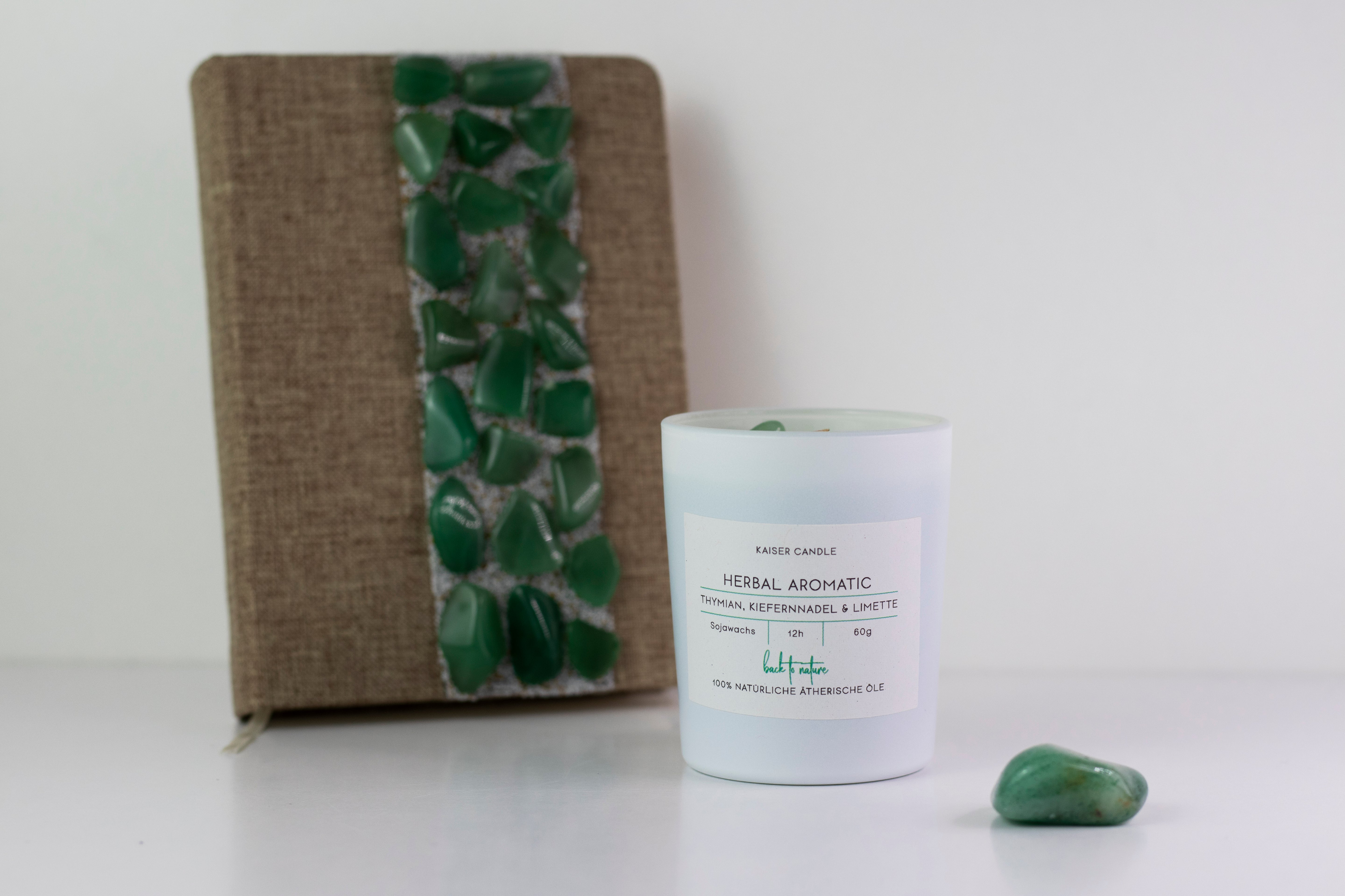 Green Balance Set - Herbal Aromatic Duftkerze 60 g & Notizbuch mit Aventurin grün