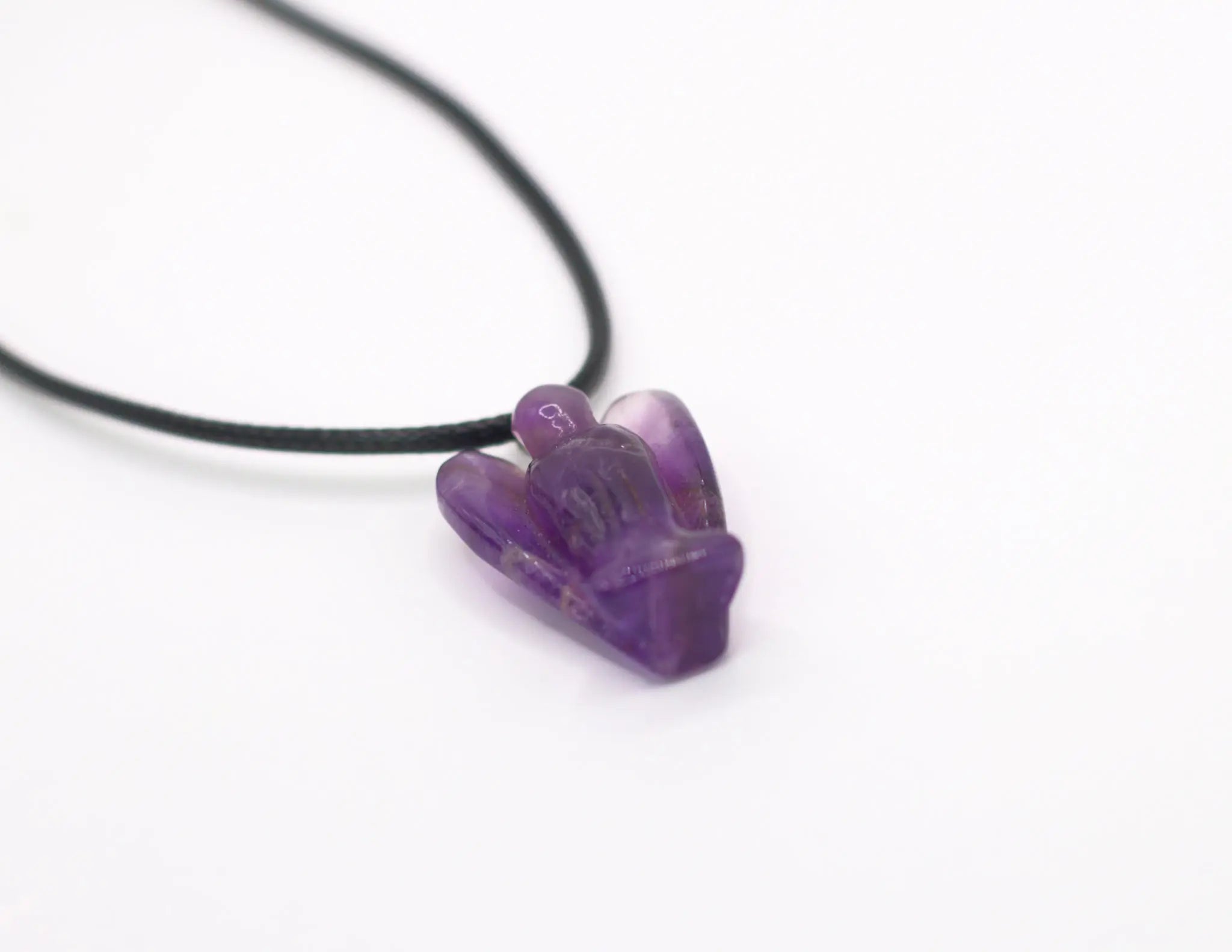 Amethyst Anhänger Engel mit geflochtener Baumwollkette und Karabinerverschluss, fördert Weisheit, Schutz und spirituelle Verbindung