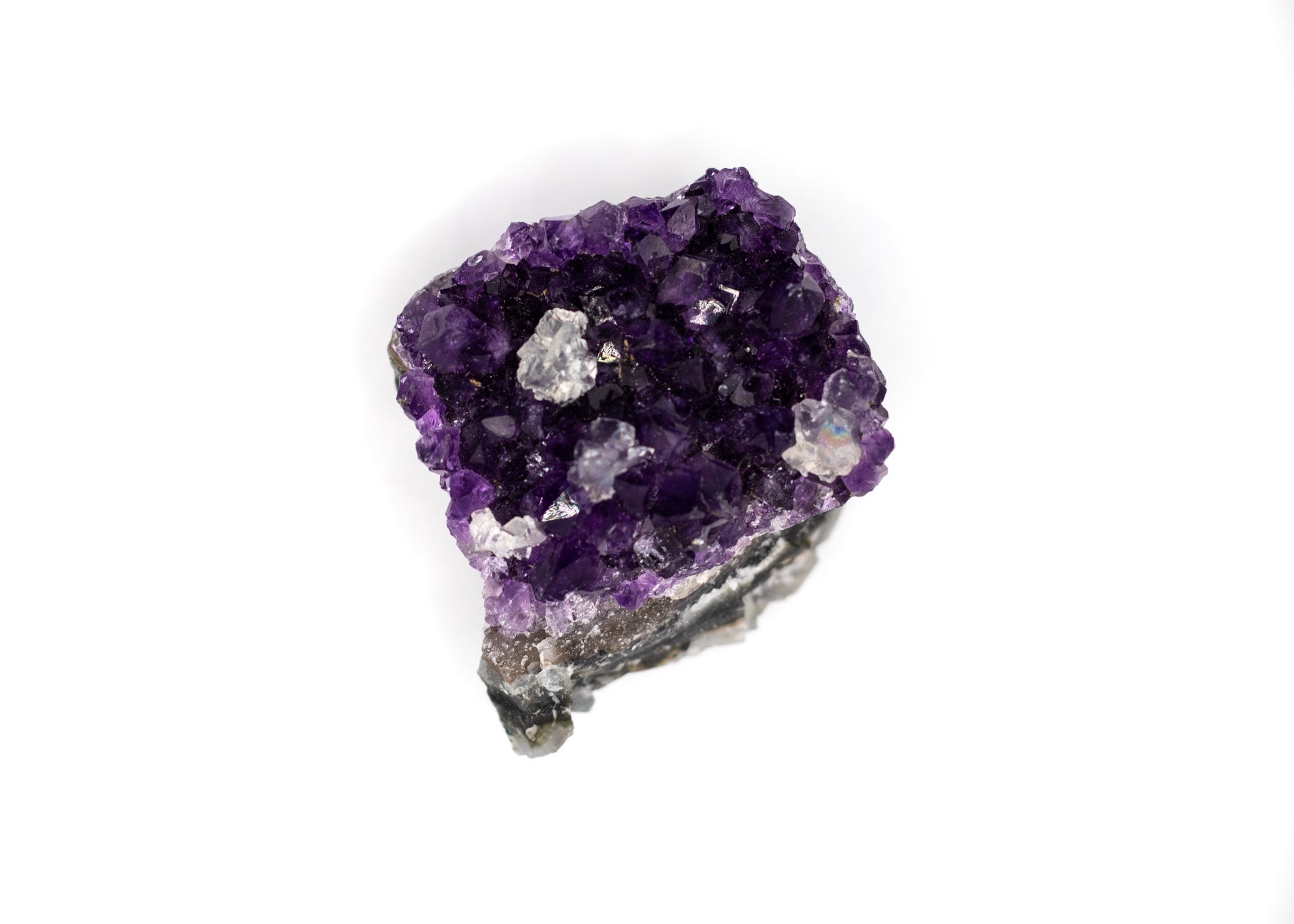 Amethyst Stufe mit intensiver, violetter Farbe, 50-60 g, aus AA-Qualität – einzigartiges Sammlerstück und dekorativer Blickfang.