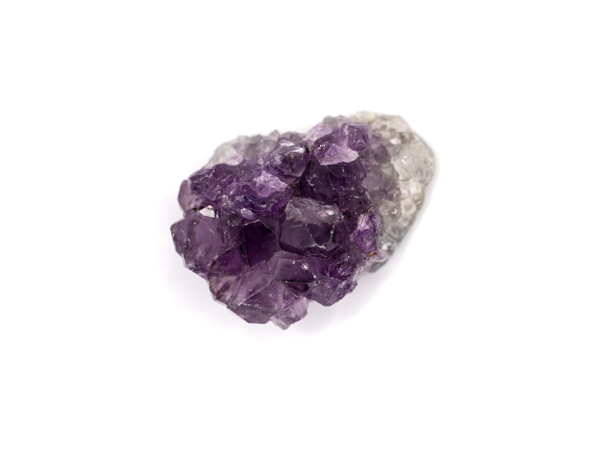 Amethyst Stufe mit intensiver, violetter Farbe, 60-70 g, aus AA-Qualität – einzigartiges Sammlerstück und dekorativer Blickfang.