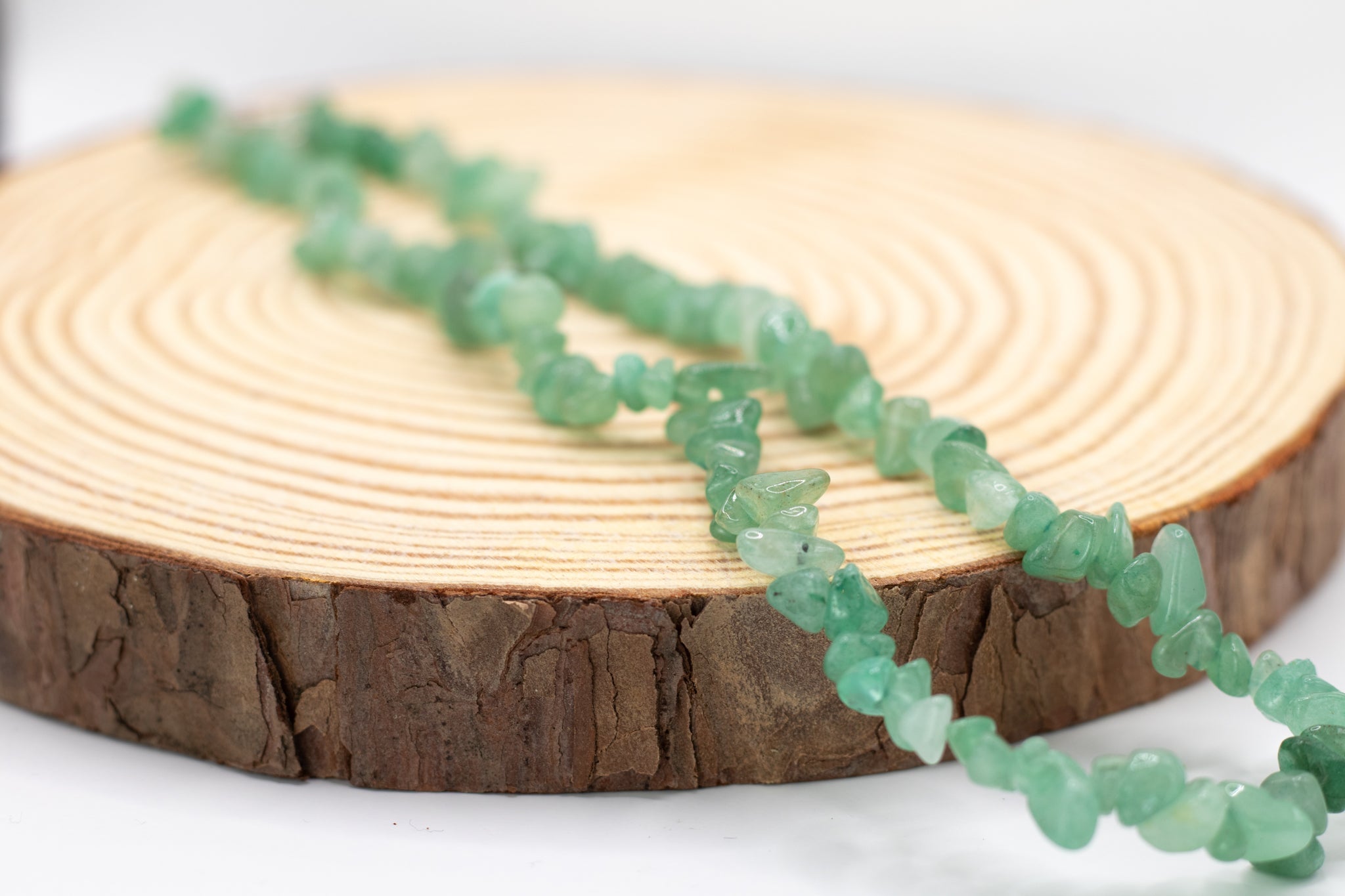 Aventurin grün Splitterkette 45 cm mit Karabinerverschluss, Edelstein Kette, Stein des Glücks, für innere Ruhe und Selbstvertrauen