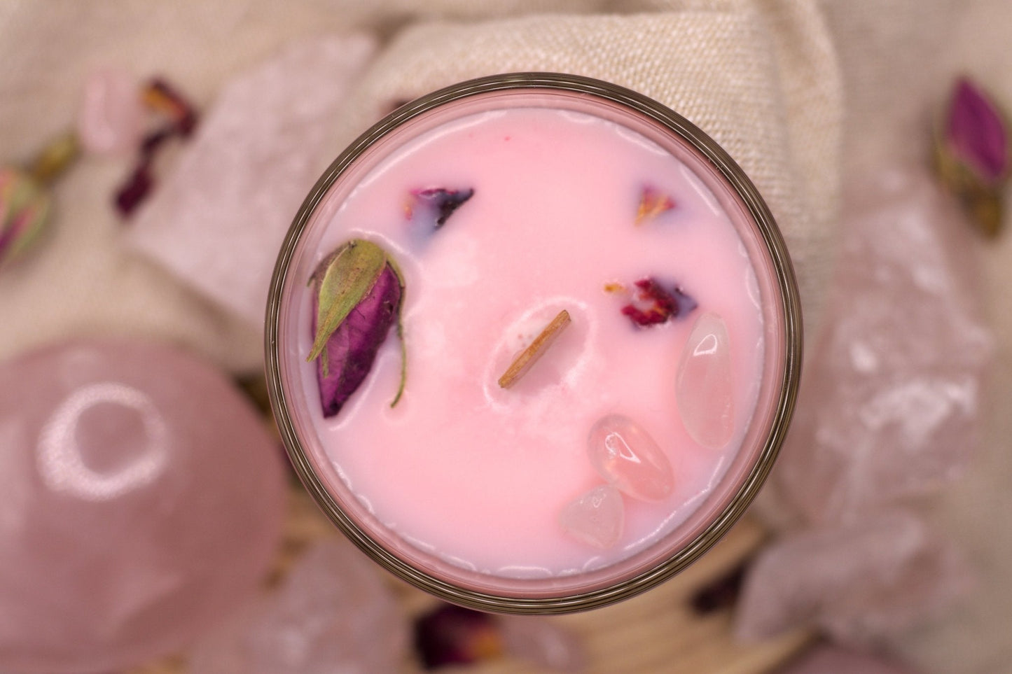 #kaisercandle - #kristallkerze - #edelsteinkerze - #aromatherapie - #duftkerze - #naturreineätherischeöle - #rosengeranie - #zedernholz - #rosmarin - #lavendel - #thymian - #kiefernnadel - #l