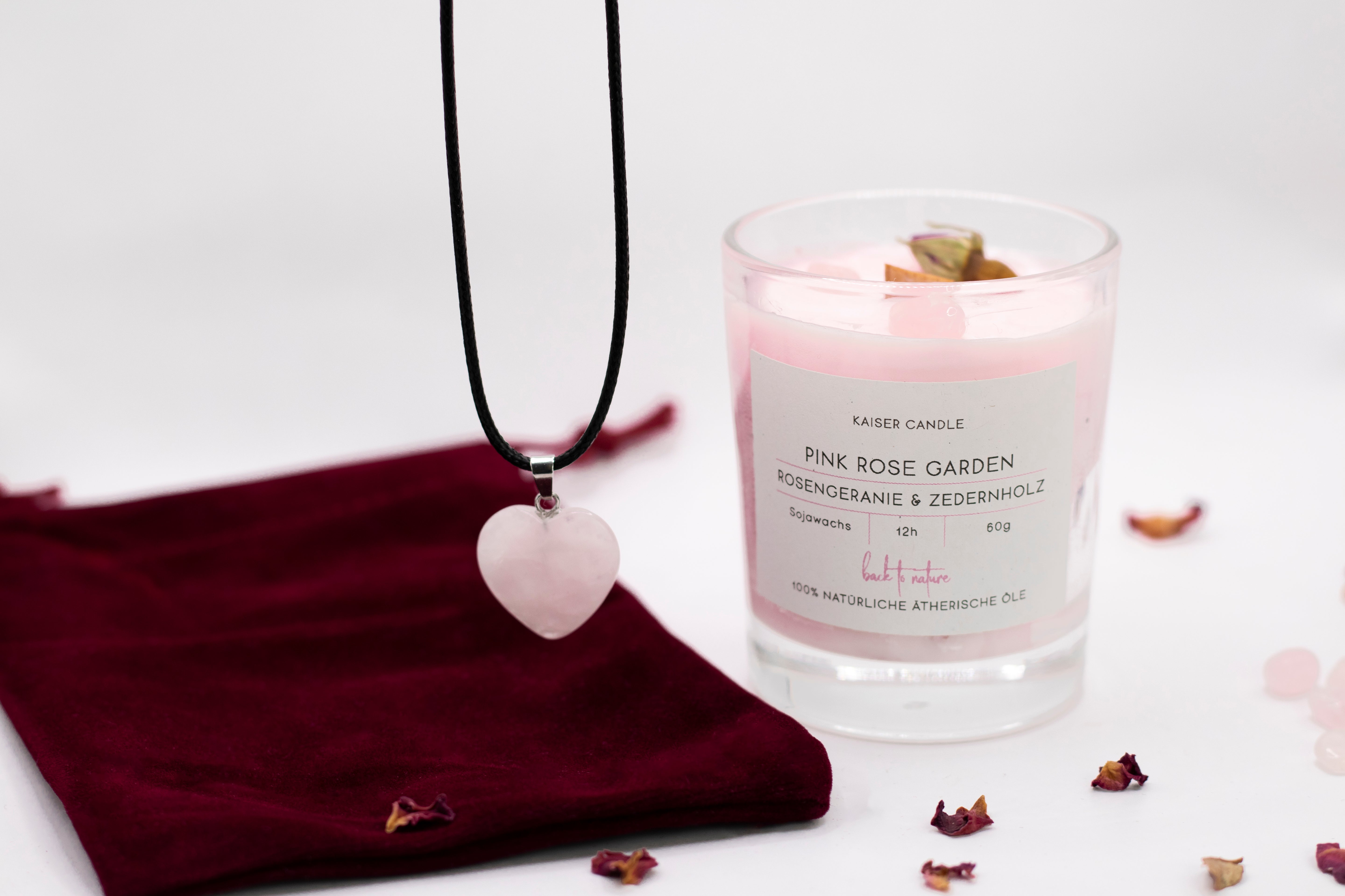 Pink Rose Garden Valentinstag Geschenkset – Duftkerze mit Rosenquarz & Rosenquarz Herz Anhänger