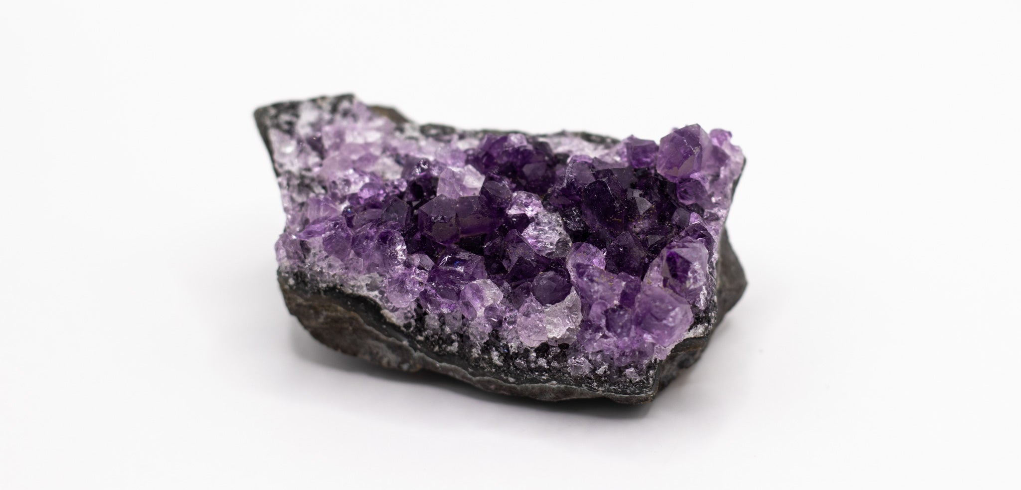 Amethyst Stufe 40-50 g mit intensiver, violetter Farbe, AA-Qualität – Einzigartiges Sammlerstück und dekorativer Blickfang