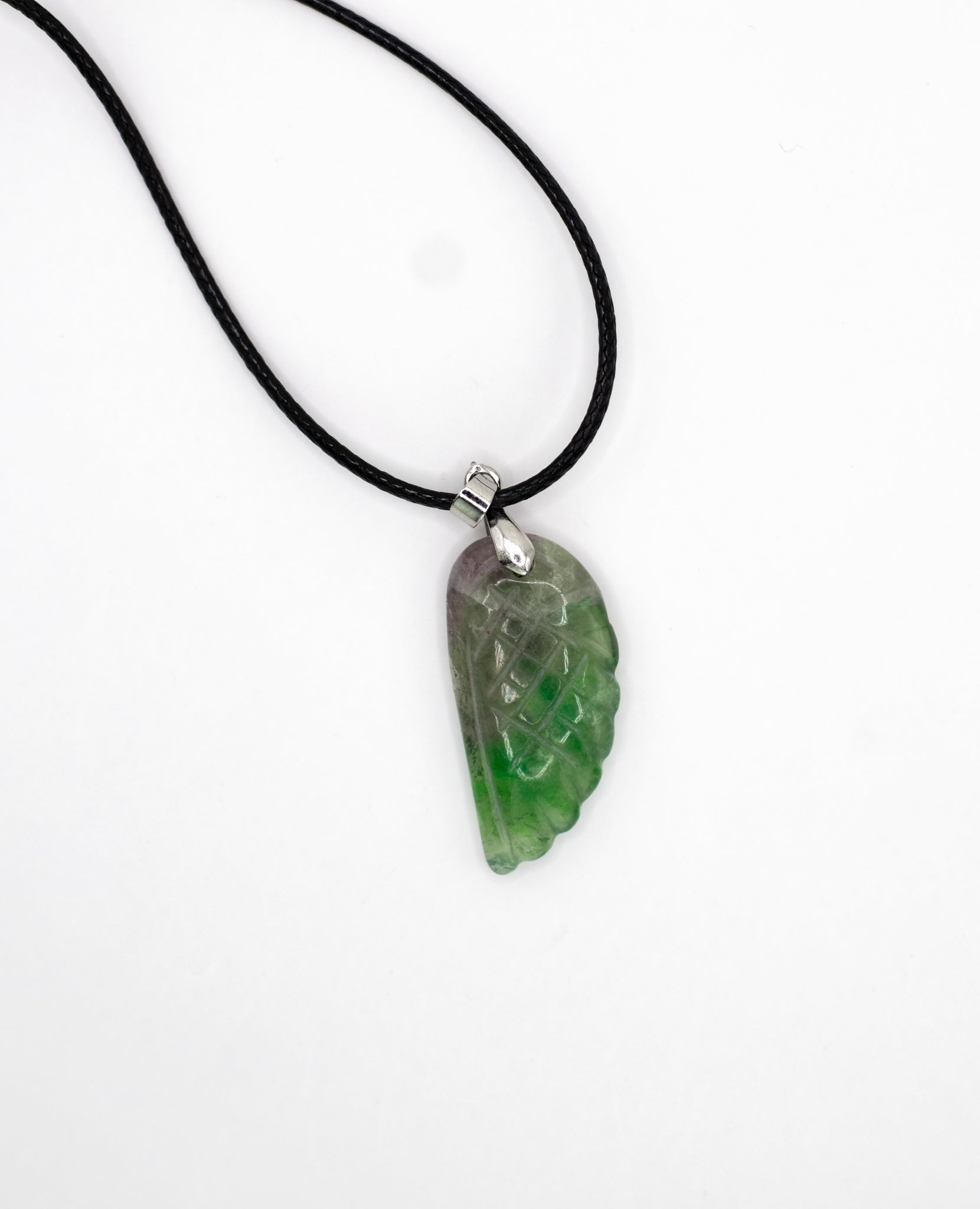 Bunter Fluorit Anhänger Engelsflügel mit geflochtener Baumwollkette und Karabinerverschluss, fördert Klarheit und spirituelles Wachstum