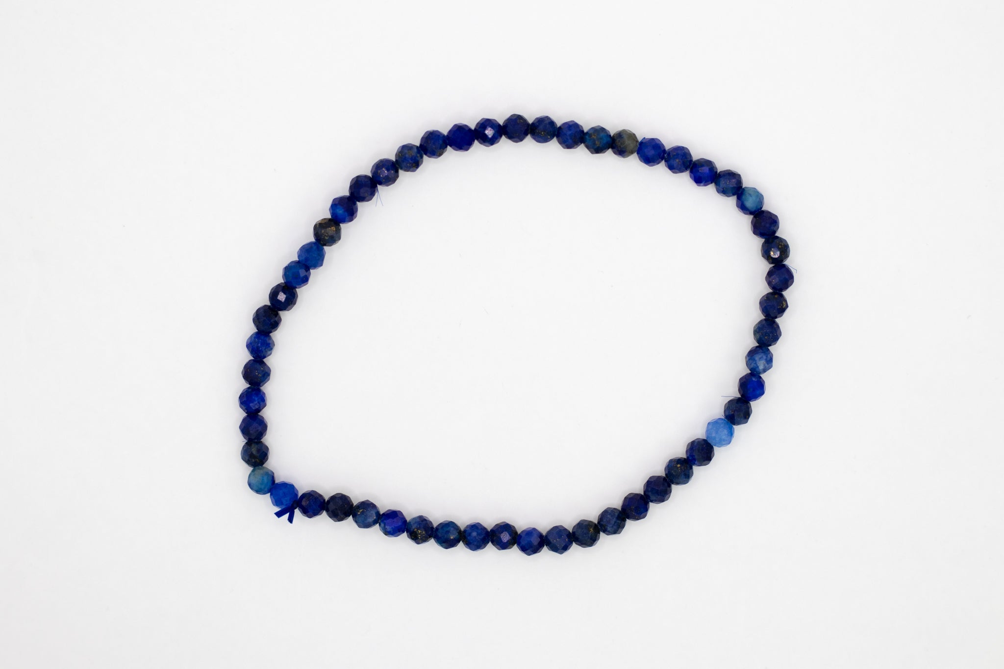 Flexibles Lapis Lazuli Kugelarmband (3,5 mm facettiert) aus AA-Qualität, fördert Weisheit, Klarheit und Intuition.
