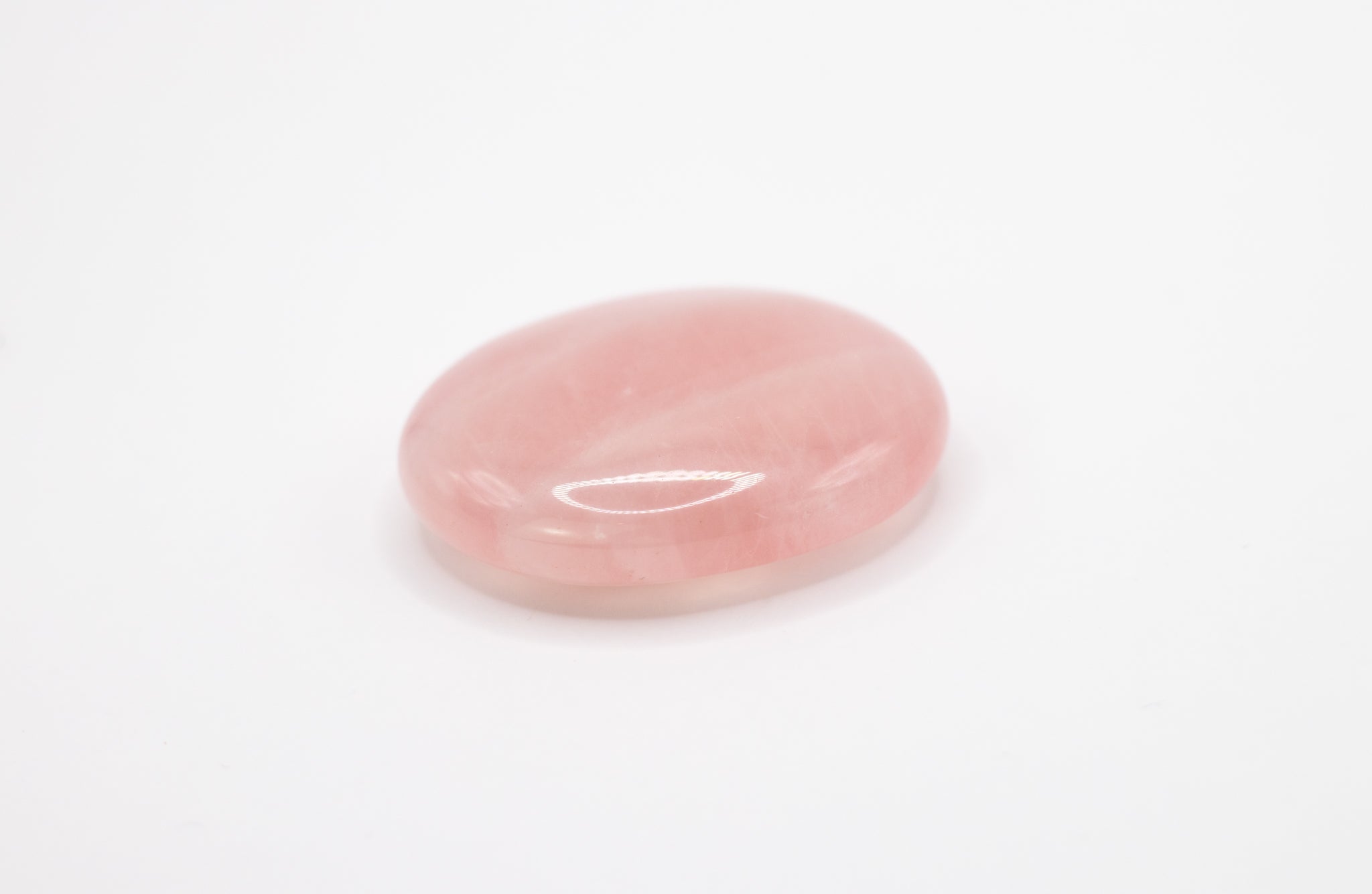 Rosenquarz Handschmeichler Massagestein Ø 34 - 46 mm aus Madagaskar, AA-Qualität, handgeschliffen, für emotionale Heilung und Selbstliebe